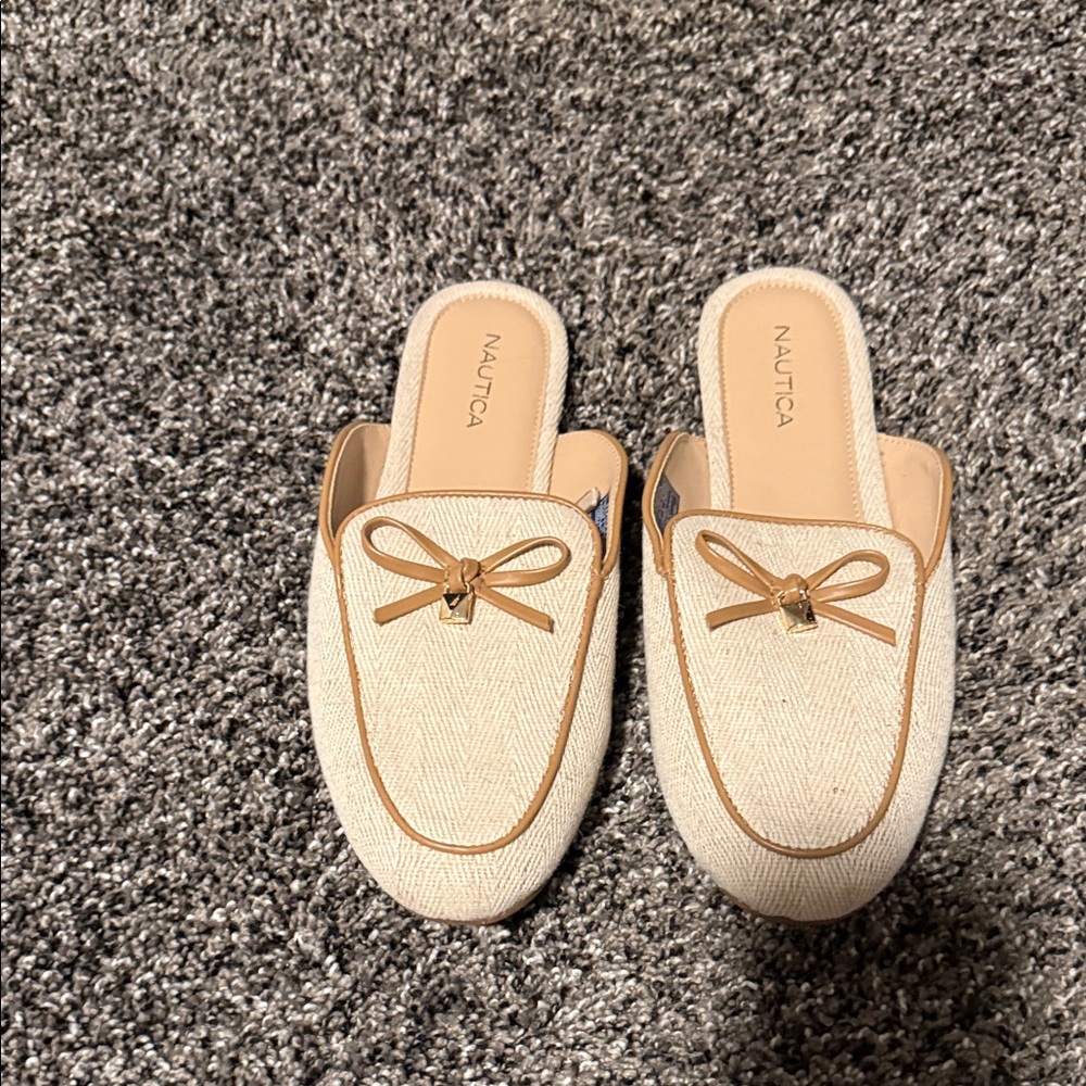 Nautica Women's Tan Mules with Bow Accent